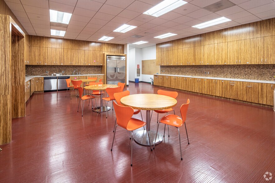 More Photos Of 2550 Wasser Ter, Herndon Office For Sale