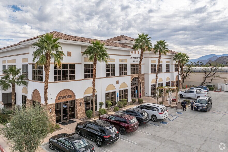 More Photos Of 43576 Washington St, La Quinta Medical For Lease