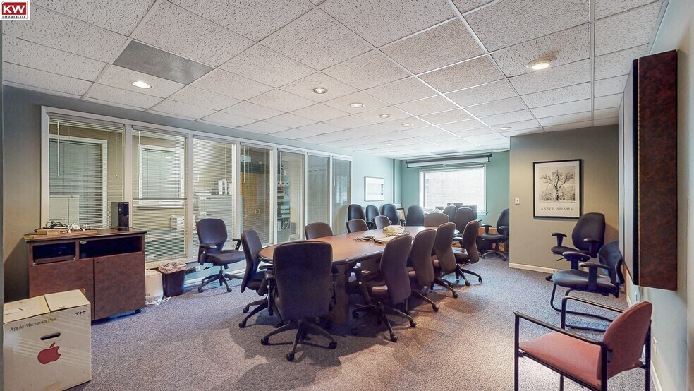 More Photos Of 707-717 N Iowa Ave, Villa Park Office For Sale