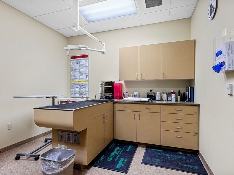 More Photos Of 4706 New Horizons Blvd, Appleton Medical For Sale