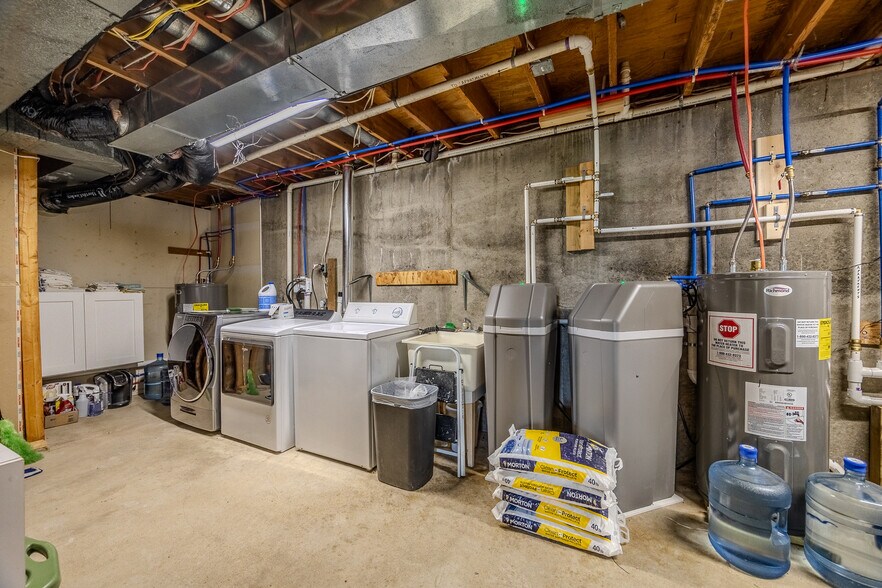 More Photos Of 2399 Twin Rivers Pt, Camdenton Trailer Camper Park For Sale