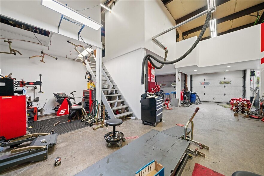 More Photos Of 1005 Route 9W, Fort Montgomery Auto Repair For Sale