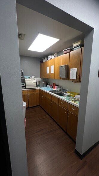 More Photos Of 615 E Oklahoma Ave, Enid Medical For Sale
