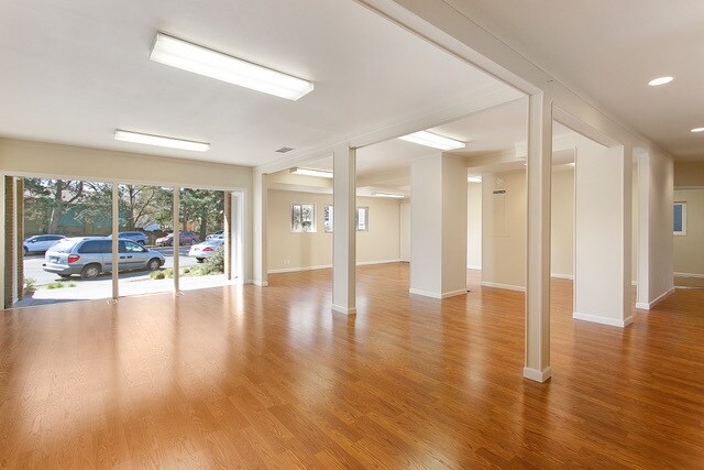 More Photos Of 6529-6533 NE Sandy Blvd, Portland Loft Creative Space For Sale