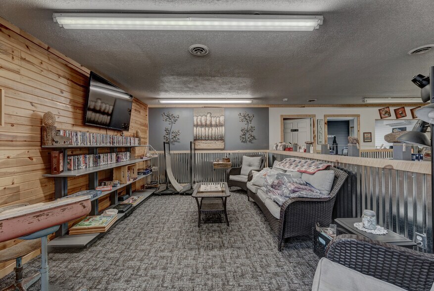 More Photos Of 1116 N 5th St, Custer Trailer Camper Park For Sale