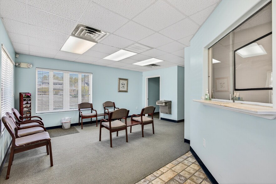 More Photos Of 215 Station St, Jacksonville Medical For Sale