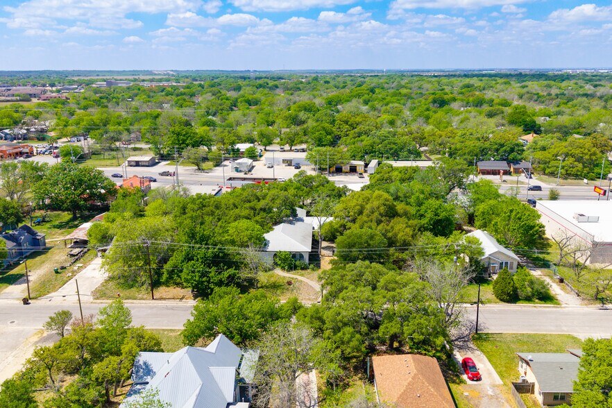 More Photos Of 725 S Brazos St, Lockhart Land For Sale