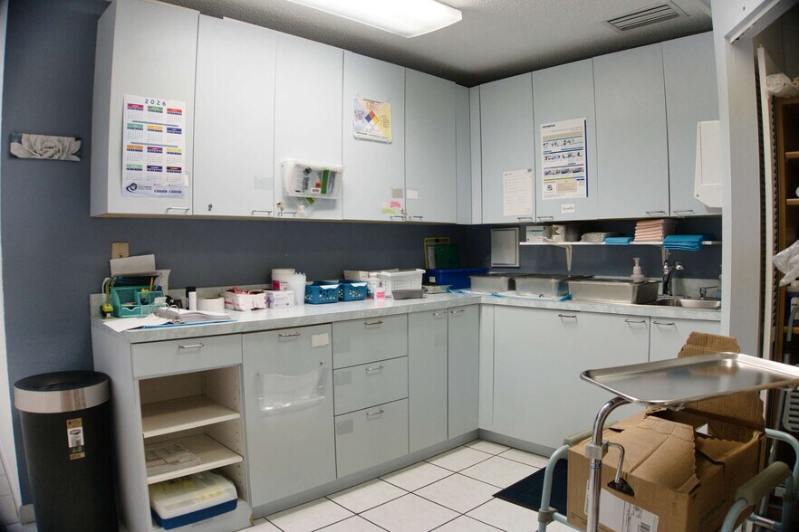 More Photos Of 1617 S Tuttle Ave, Sarasota Medical For Sale