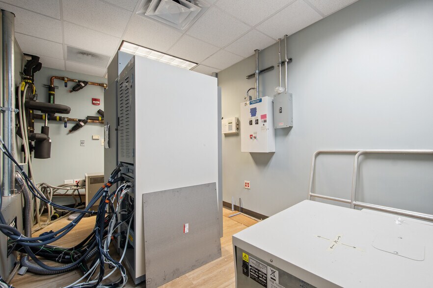 More Photos Of 9582 W Colonial Dr, Ocoee Medical For Lease