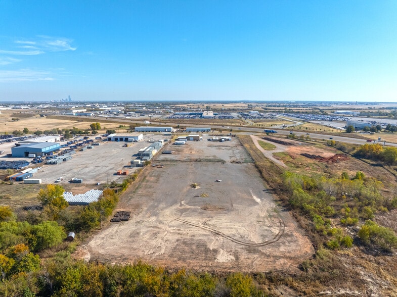 More Photos Of 4901 S Rockwell St, Oklahoma City Service For Sale