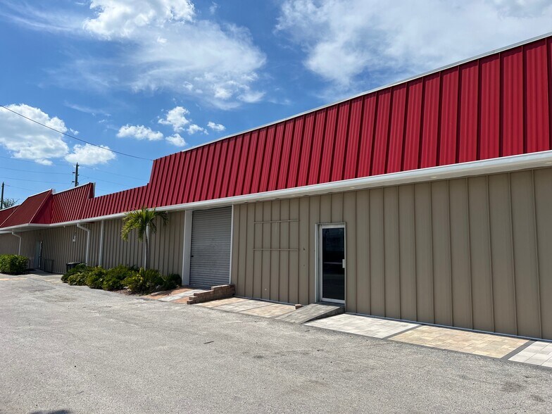 More Photos Of 7425 124th Ave, Largo Warehouse For Lease