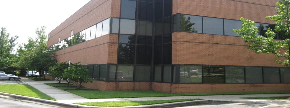 More Photos Of 8003-8039 Laurel Lakes Ct, Laurel Light Distribution For Lease