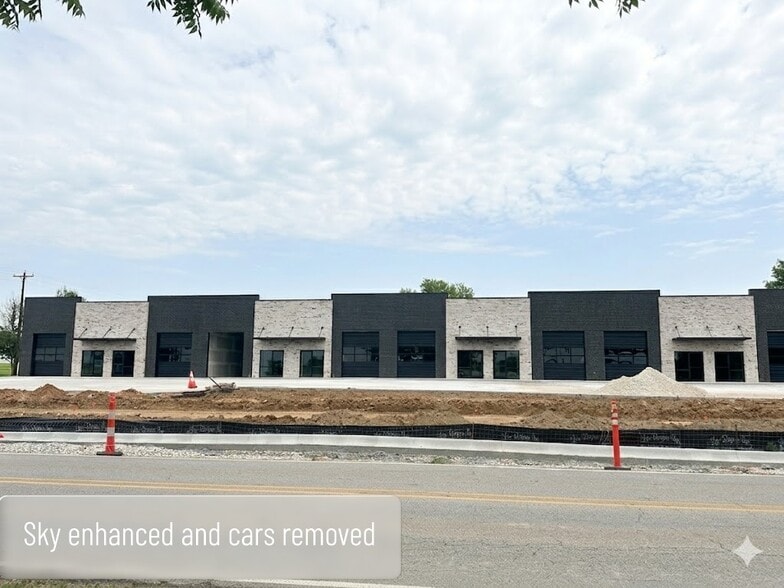 More Photos Of 296 S Barrington Rd, Tontitown Showroom For Lease
