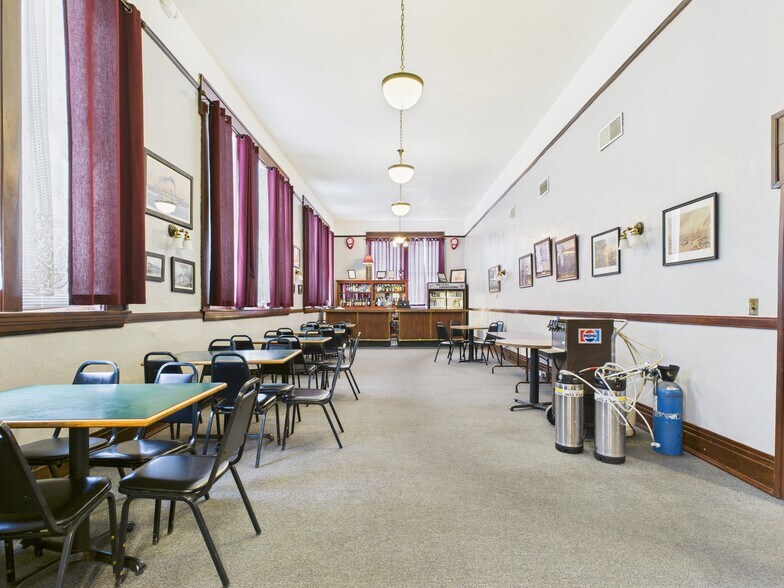 More Photos Of 619 Blondeau St, Keokuk Office For Sale