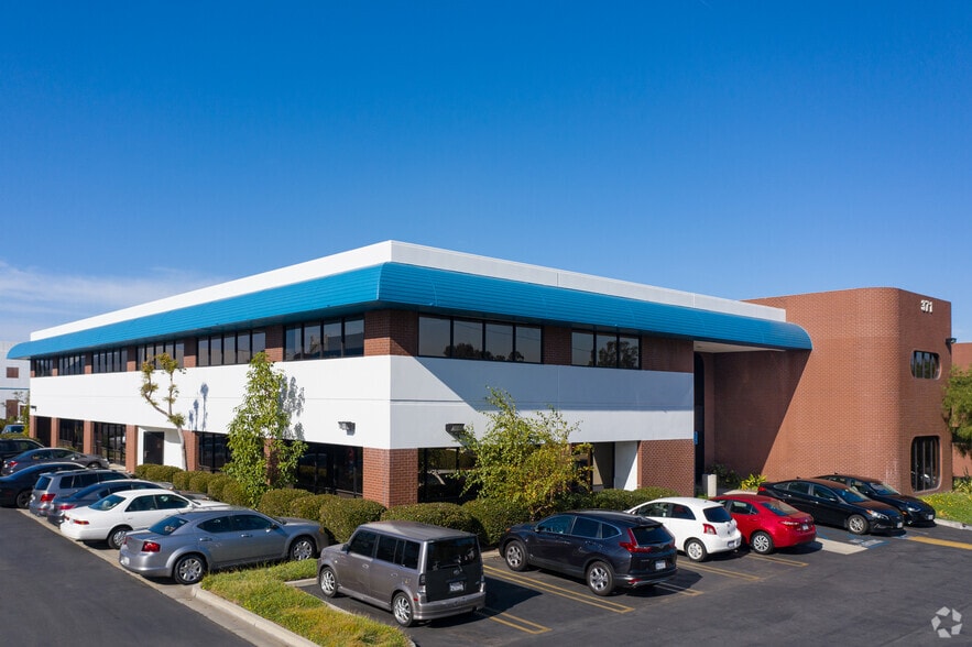 More Photos Of 357 Van Ness Way, Torrance Unknown For Lease