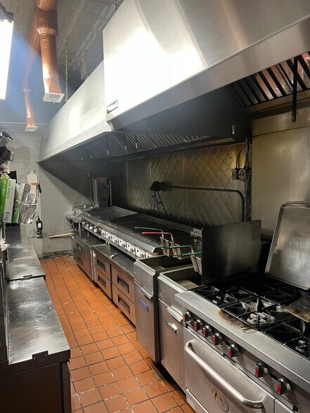 More Photos Of 1101-1103 W 36th St, Baltimore Storefront For Lease