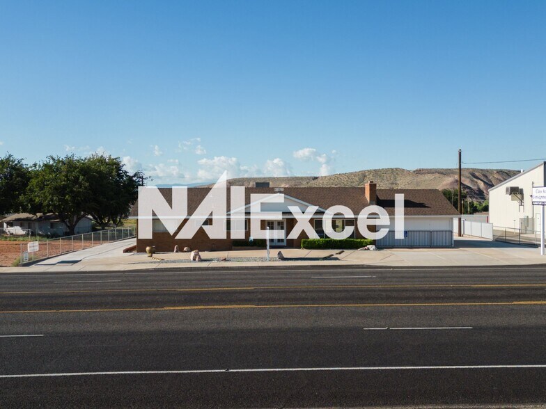 More Photos Of 2357 Santa Clara Dr, Santa Clara General Retail For Lease