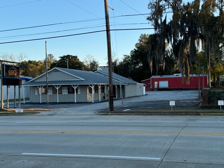 More Photos Of 109 Broad St, Hawkinsville Restaurant For Sale
