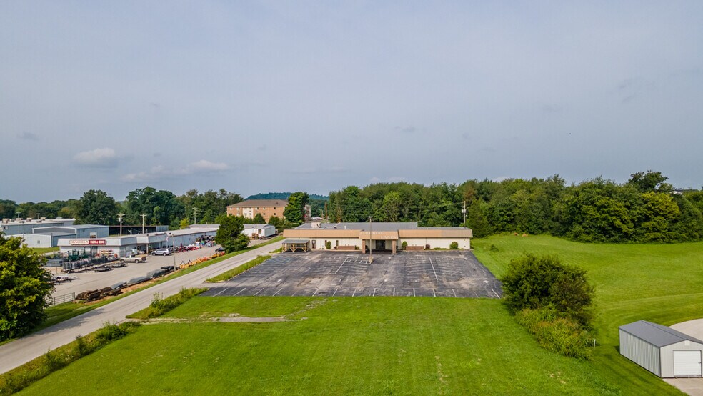 More Photos Of 1849 Gardner Ln NW, Corydon Sports And Entertainment For Sale