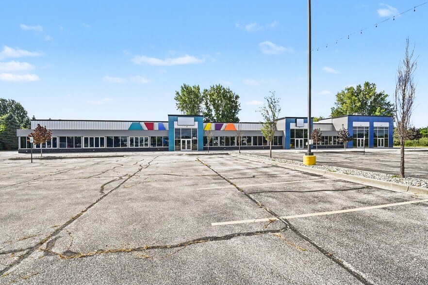 More Photos Of 8845 Gratiot Rd, Saginaw Freestanding For Lease