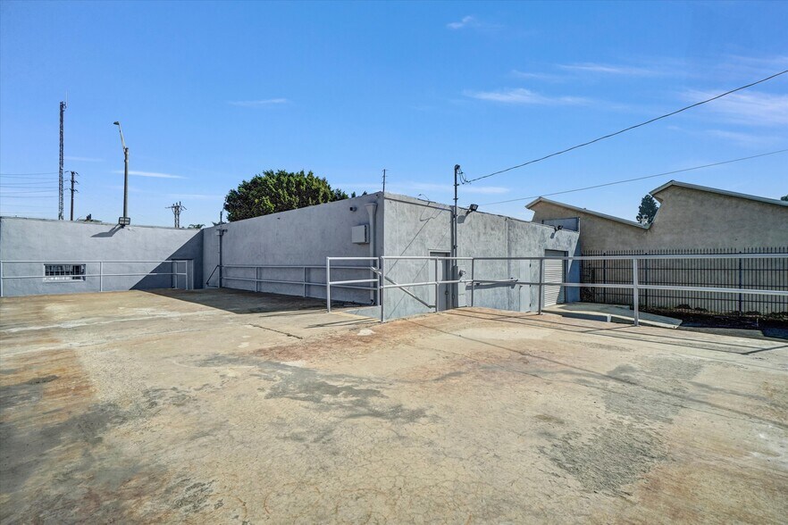 More Photos Of 520 W Pacific Coast Hwy, Long Beach Flex For Sale