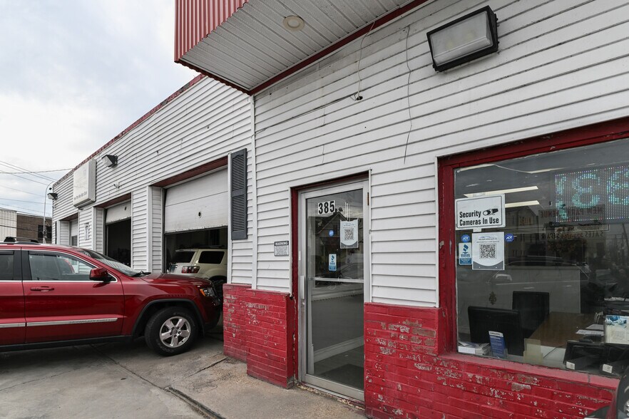 More Photos Of 385 New Park Ave, Hartford Auto Repair For Sale