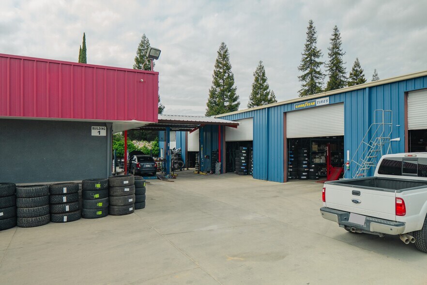 More Photos Of 6886 Santa Fe Dr, Winton Auto Repair For Sale