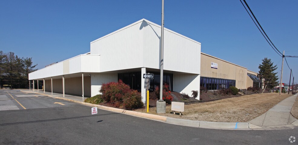 More Photos Of 3130 Solomons Island Rd, Edgewater Supermarket For Lease