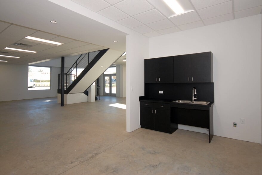 More Photos Of 4245 Marsh Ridge Rd, Carrollton Loft Creative Space For Sale