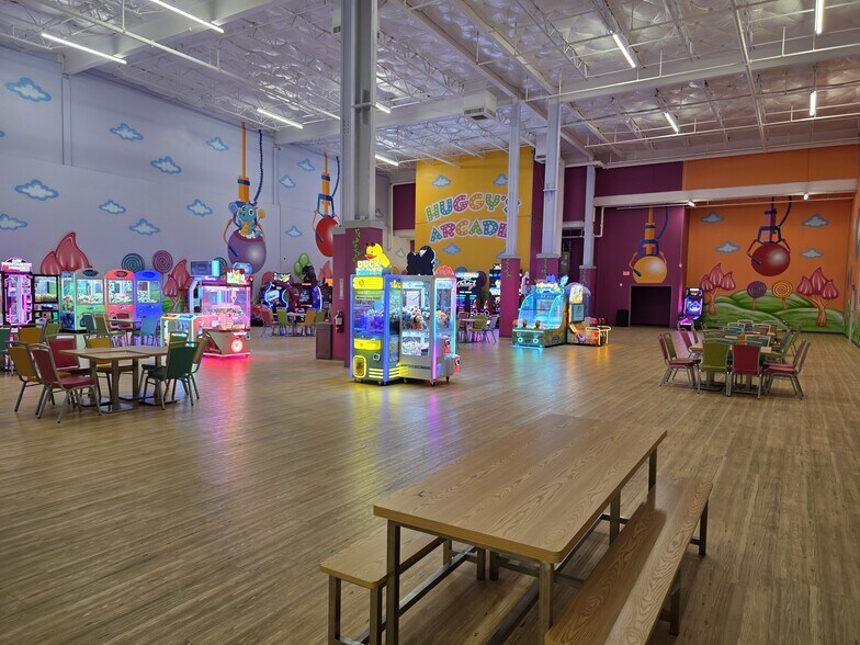 More Photos Of 2385 W Cheltenham Ave, Philadelphia Freestanding For Lease