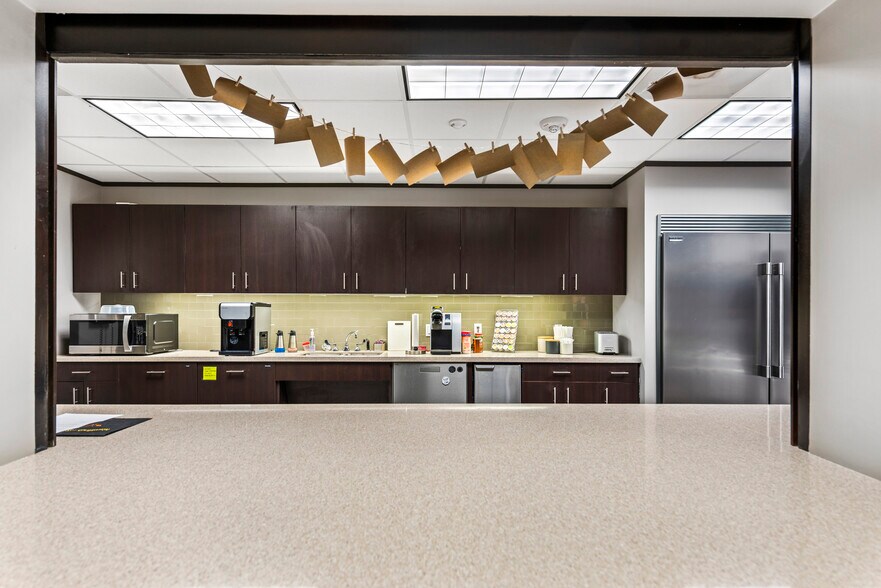 More Photos Of 3104 Edloe St, Houston Office For Sale