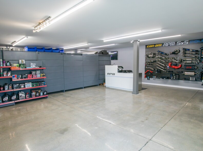 More Photos Of 1112 Applewood Dr, Papillion Industrial For Sale