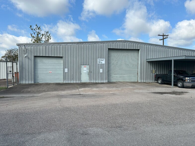 More Photos Of 13026 Rosecrest Dr, Houston Warehouse For Sale