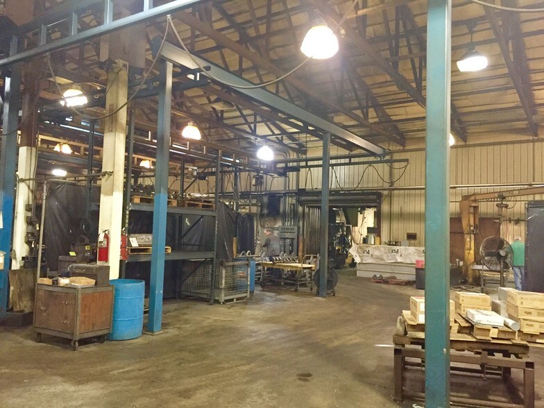 More Photos Of 412 Matteson St, Dyer Warehouse For Lease
