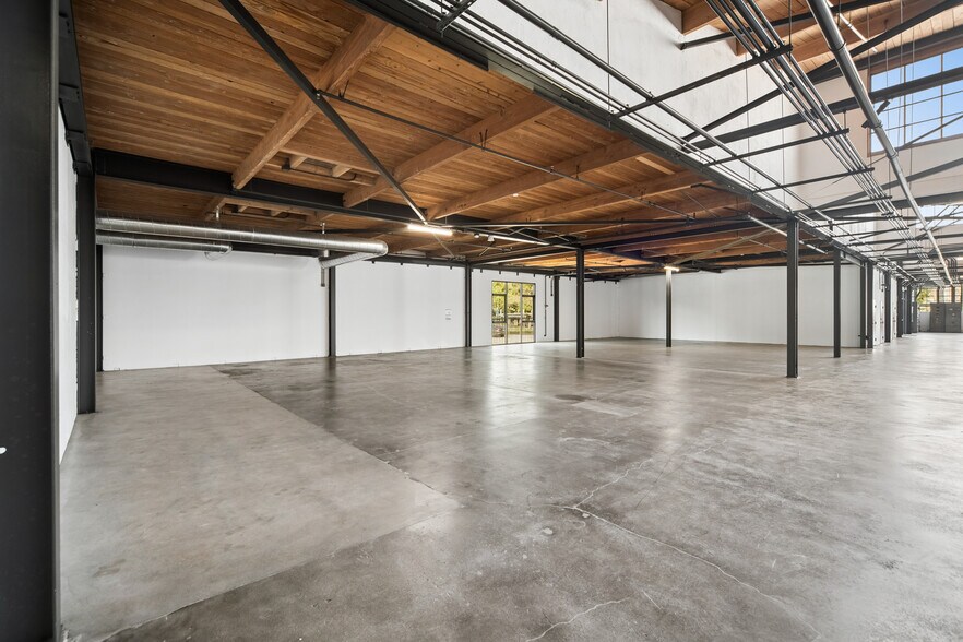 More Photos Of 4000-4010 Chevy Chase Dr, Los Angeles Office For Lease