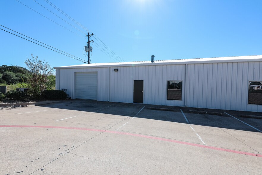 Primary Photo Of 1120 Toro Grande, Cedar Park Light Distribution For Sale