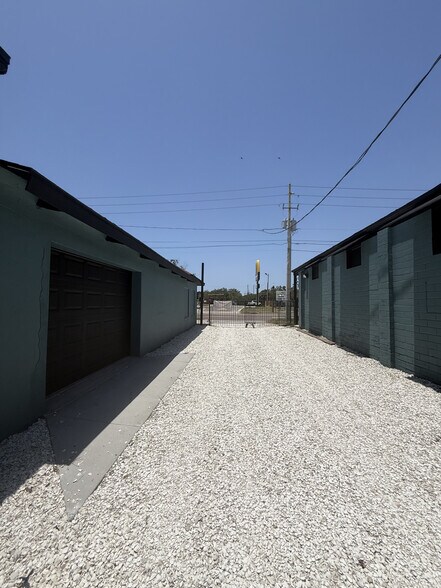 More Photos Of 1624 4th St S, Saint Petersburg Warehouse For Sale