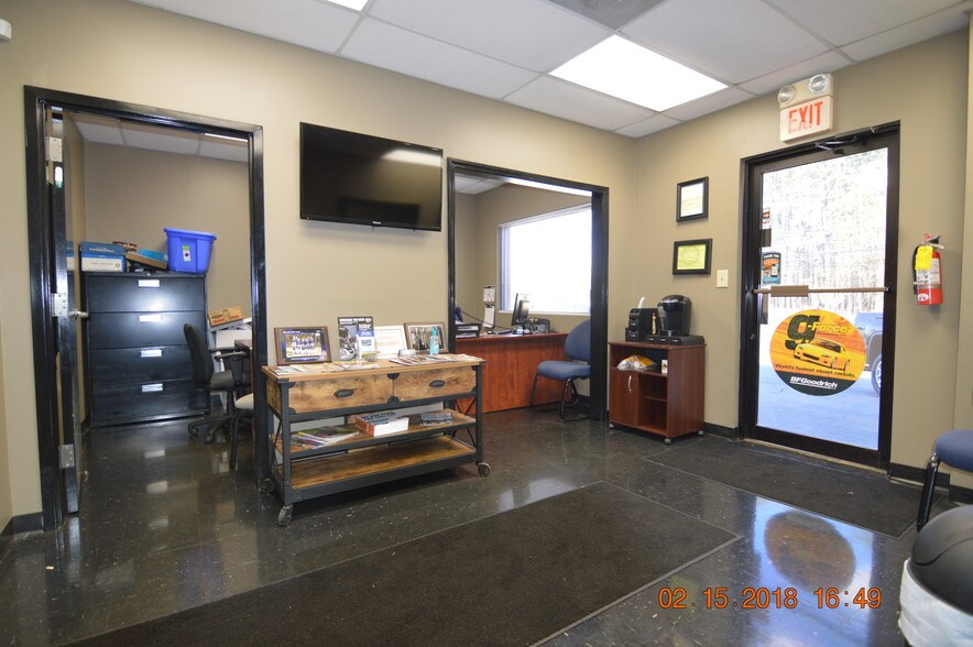 More Photos Of 4031 Broad River Rd, Columbia Auto Repair For Sale