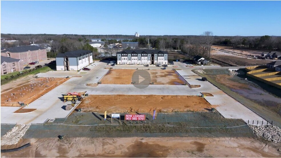 More Photos Of 167 Blue Bird Ln, Mineola Apartments For Sale