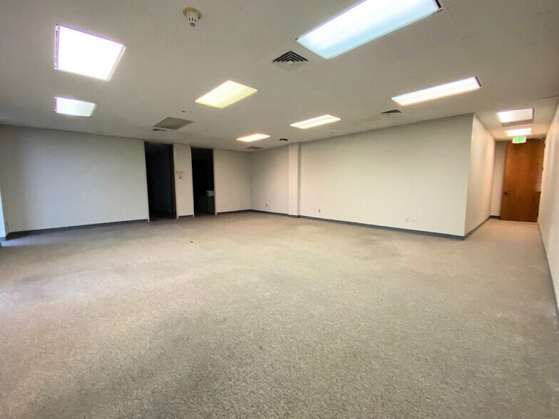 More Photos Of 6009 Financial Plz, Shreveport Office For Sale