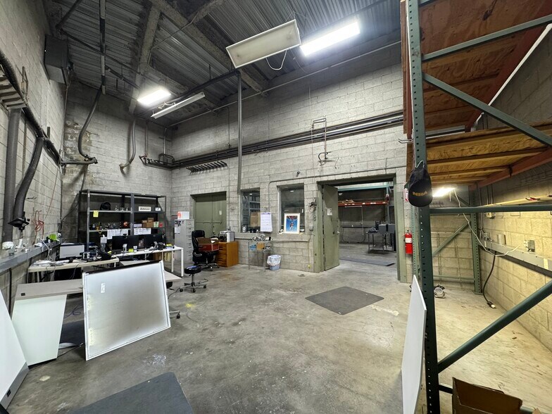 More Photos Of 2305 Federal Ave, Los Angeles Manufacturing For Lease