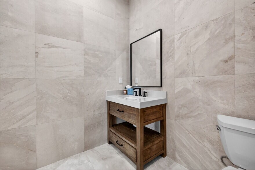 More Photos Of 3820 Via Del Rey, Bonita Springs Medical For Sale