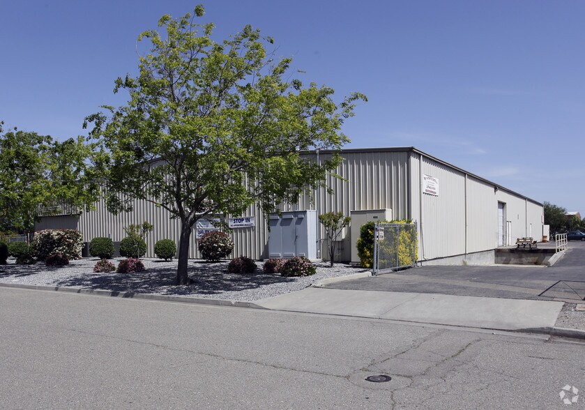 More Photos Of 4160 Commercial Dr, Tracy Warehouse For Sale