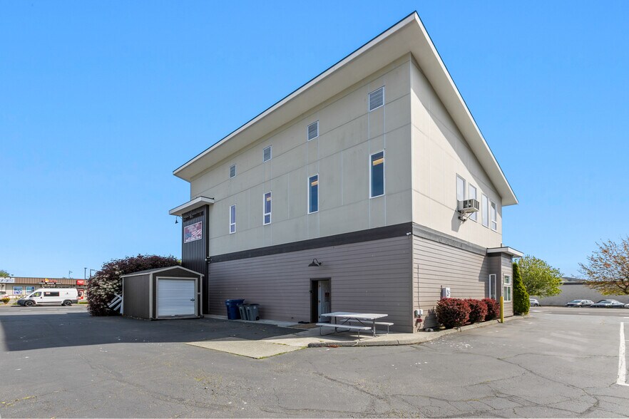More Photos Of 1202 Commercial Ave, Anacortes Office For Sale