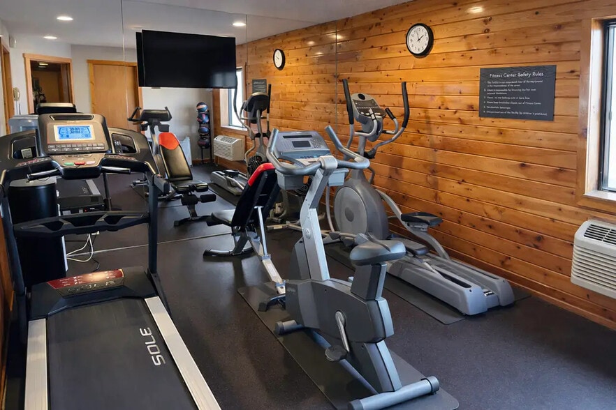 More Photos Of 3815 S Lincoln Ave, York Hotel For Sale