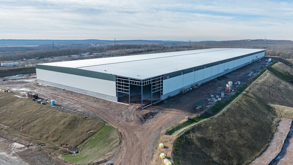 More Photos Of Route 424 and I-81, Hazle Township Distribution For Lease