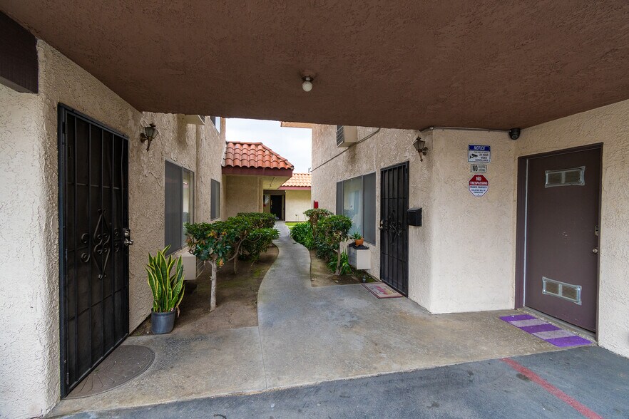 More Photos Of 3300 W Orange Ave, Anaheim Multifamily For Sale