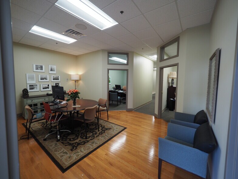 More Photos Of 12921 W US Highway 42, Prospect Medical For Lease