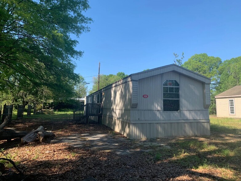 More Photos Of 308-311B Drake Cir, Anderson Multifamily For Sale