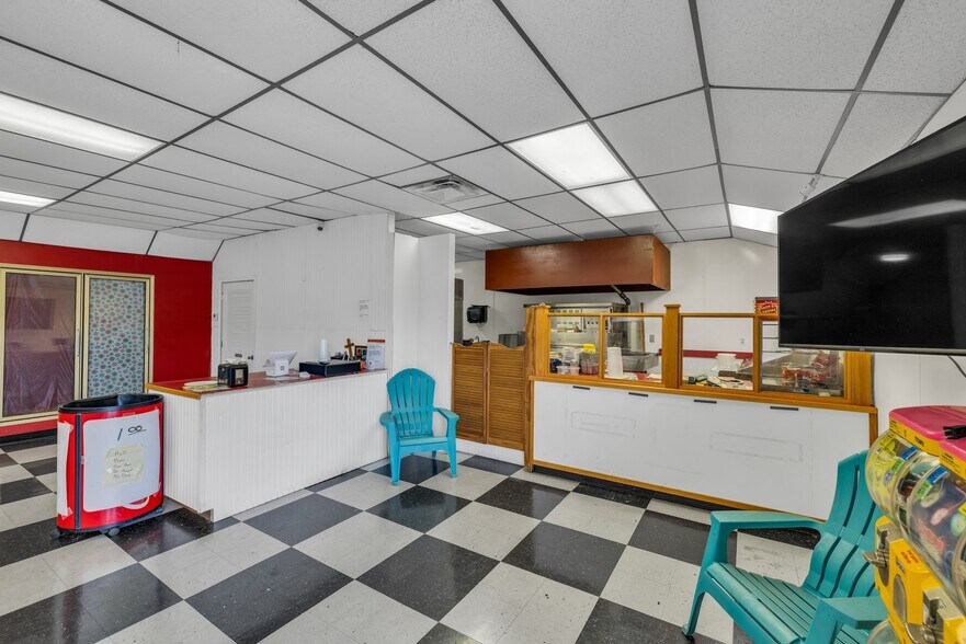 More Photos Of 101 S Main Street, Spavinaw Restaurant For Sale